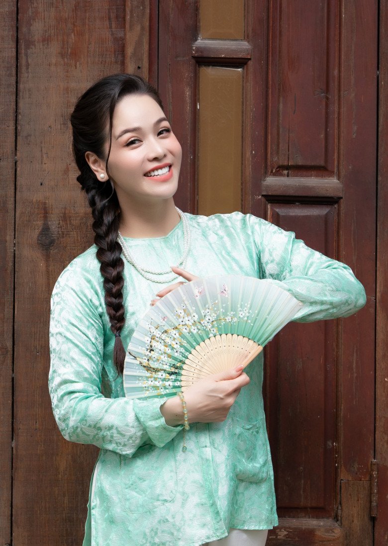 Sở hữu nhan sắc ngọt ngào nên Nhật Kim Anh cũng được nhiều đạo diễn chọn mặt gửi vàng đảm nhận nhân vật cô gái miền Tây hiền dịu, ngọt ngào