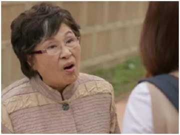 Con trai bảo không về quê ăn Tết vì vợ bầu ốm nghén, mẹ chồng nói 1 câu gây bức xúc