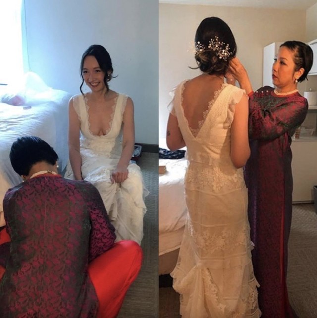 Mỹ Linh lo lắng cho Anna Trương trong hậu trường lễ cưới hồi 5/2022.