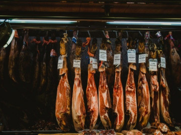 Đùi lợn muối Iberico gây sốt cõi mạng vì siêu đắt đỏ, điều gì khiến nó đáng đến từng xu?