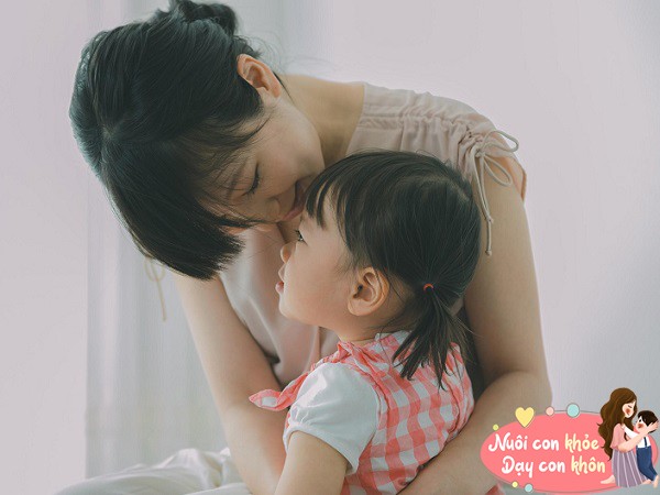 Trong mắt các bậc phụ huynh, những đứa trẻ không thích khóc đồng nghĩa với việc ngoan ngoãn, hiểu chuyện.