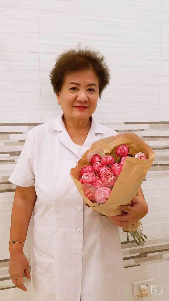 Bí quyết để vượt qua sóng gió cuộc đời của bác sĩ Dung là hãy luôn mỉm cười và đừng bao giờ gục ngã. 