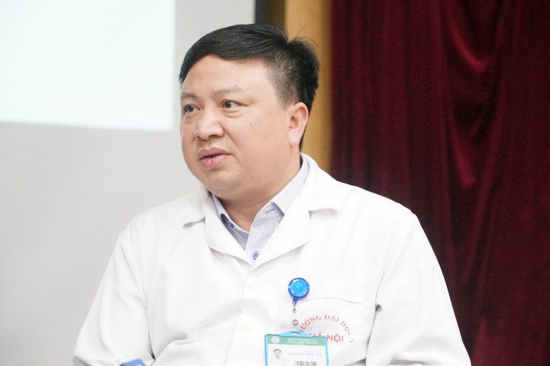 TS Dương Minh Tâm cho biết, kinh tế khó khăn có thể tạo áp lực tâm lý  cho nhiều người. Ảnh: Lê Phương.