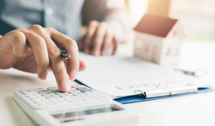 Các cặp vợ chồng cần có kế hoạch chi tiêu cho dịp Tết để vợ chồng không xảy ra mâu thuẫn. Ảnh minh họa. 