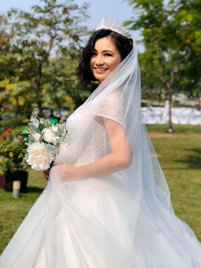 amp;#34;Em gáiamp;#34; Hồng Đăng yêu 3 ngày đã tính chuyện cưới, tuổi 39 hiếm khi tự mua quần áo cho mình - 11