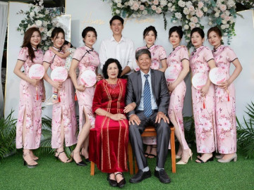 Gia đình ở Đồng Nai có 7 con gái, một con trai: Hiếm có dịp gặp mặt vì đều sống tại nước ngoài, luôn bảo ban nhau quan tâm cha mẹ