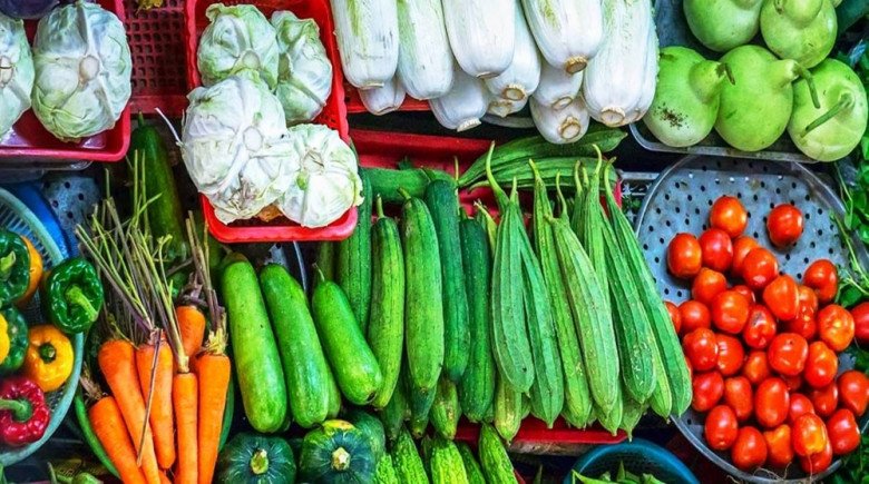 Nên ưu tiên bổ sung chất xơ từ rau củ quả và ngũ cốc nguyên hạt trong các bữa ăn dịp Tết. (Ảnh minh họa)