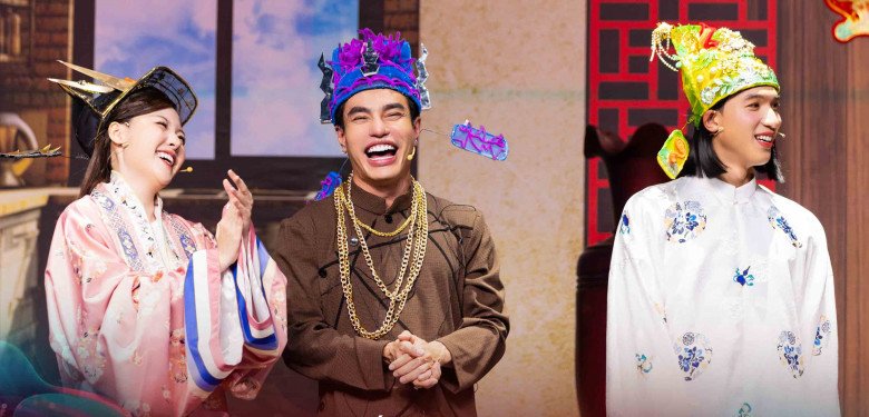 Em gái Trấn Thành - diễn viên Gen Z Uyển Ân cũng tham gia vào tiết mục hài kịch, góp thêm tiếng cười duyên dáng mang đến khán giả. 