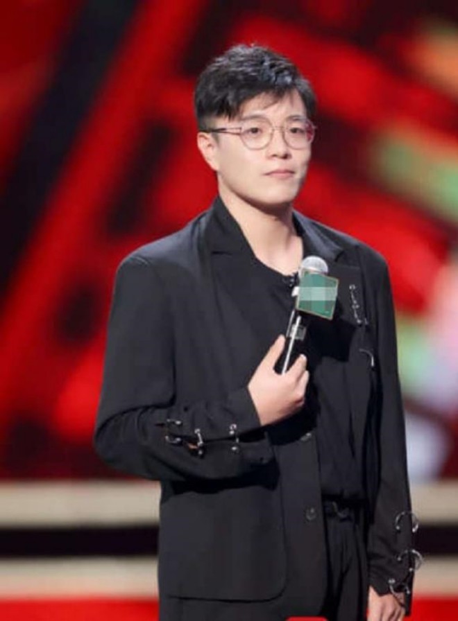 Ngôi sao 24/7: Đang yên đang lành, quý tử nhà Trương Bá Chi dính tin amp;#34;dao kéoamp;#34; để giống bố - 5