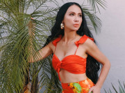 Làm đẹp - Nữ MC hải ngoại đọ body bên ông xã như "trời sinh 1 cặp", có 12 quy tắc giữ dáng Tết này