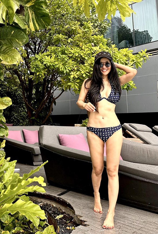 Mỹ nhân ít khi trưng ảnh diện bikini lên trang cá nhân nhưng hễ tung hình là lại khiến cõi mạng chao đảo.