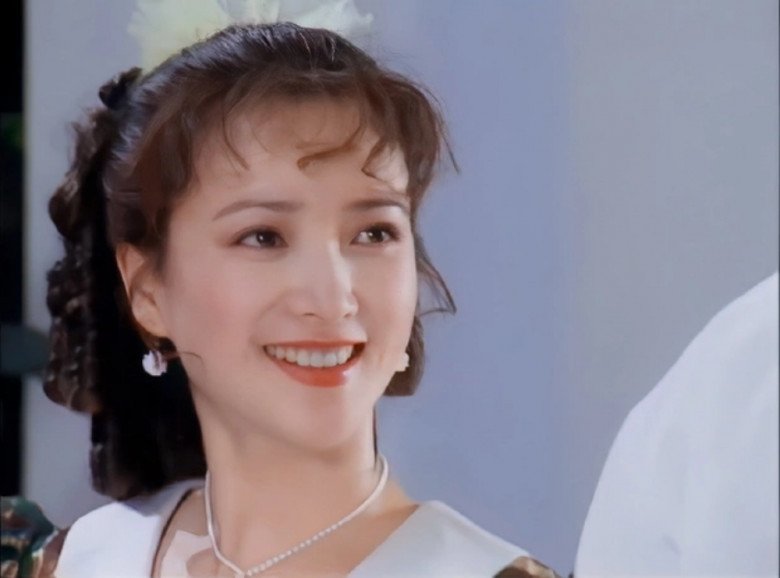 Hà Tình xinh đẹp trẻ trung khi mới ngoài 20.