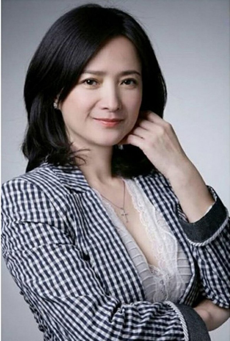 Từ sau đó, bà sống khá kín tiếng.