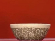 Tin tức - Cô gái lén lấy trộm bát uống rượu của bố đi thẩm định, chuyên gia run rẩy nói: "Tôi không dám định giá”