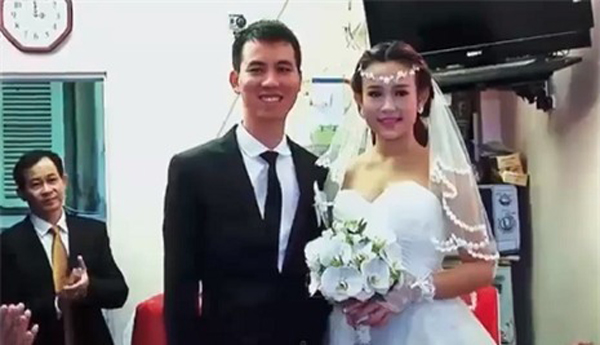 Chồng Huyền Baby khiến khán giả tò mò về thân thế.