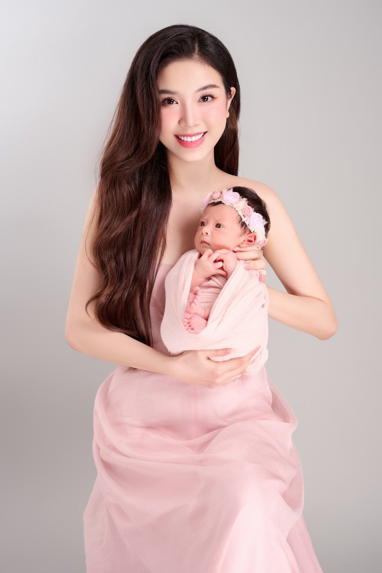 Nàng Á hậu Gen Z sinh ái nữ đầu lòng vào ngày 13/04/2023.