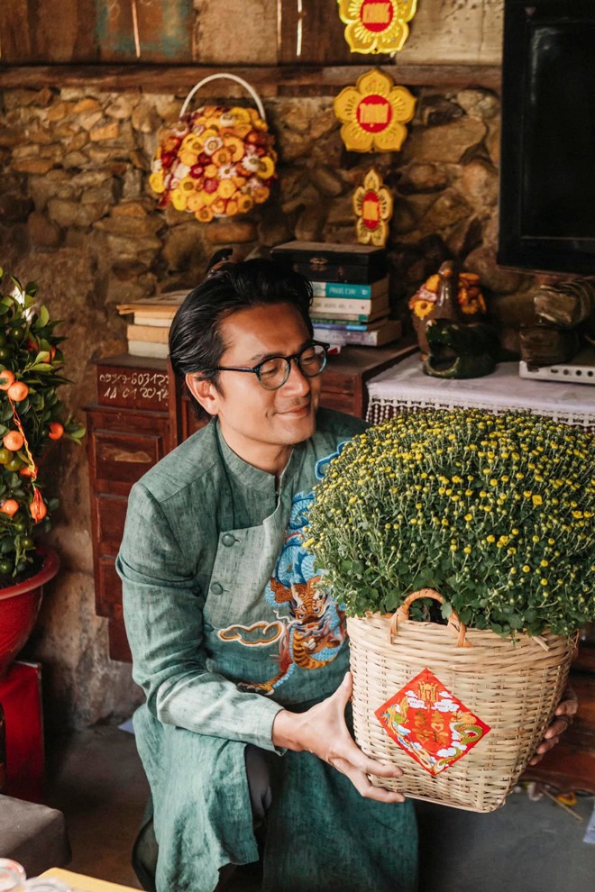 Diễn viên Trương Minh Cường hạnh phúc đón Tết truyền thống Việt.