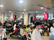 Tin tức - Khách đến sân bay Tân Sơn Nhất tăng vọt, lập đỉnh mới Tết Giáp Thìn