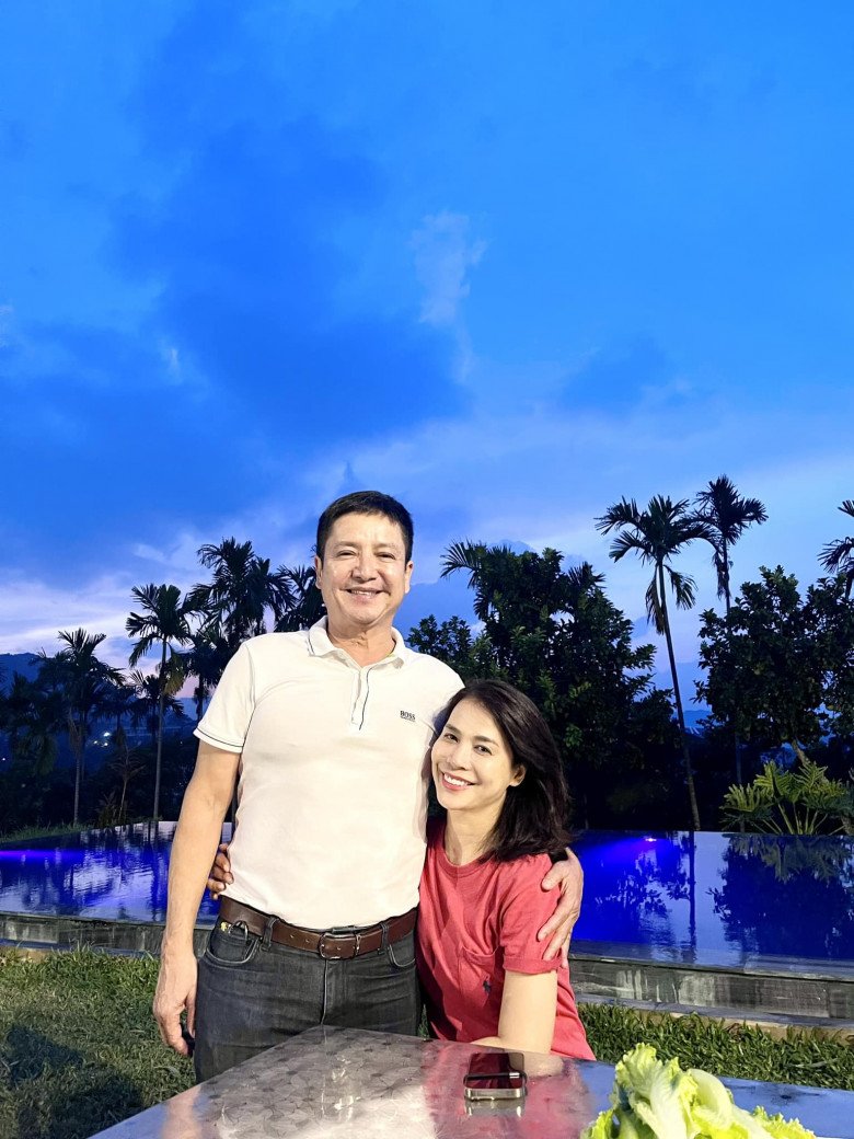 amp;#34;Táo giàamp;#34; từng sụt chục cân vì hôn nhân hơn 30 năm tan vỡ, nay say đắm Á hậu kém 18 tuổi - 8