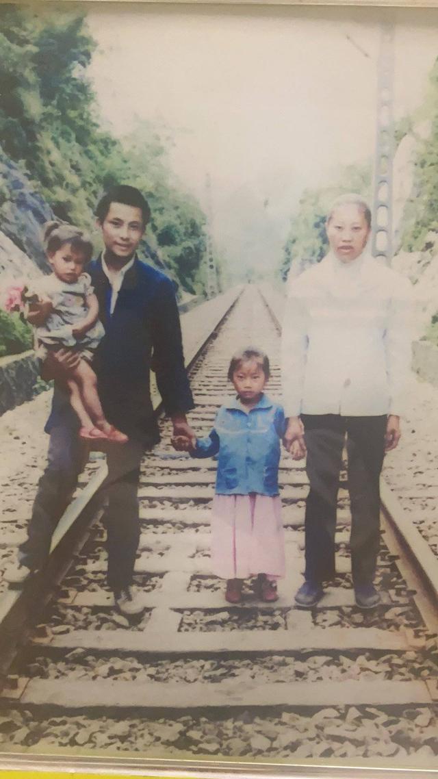 Ảnh gia đình Yang Niuhua trước khi cô bị bắt cóc