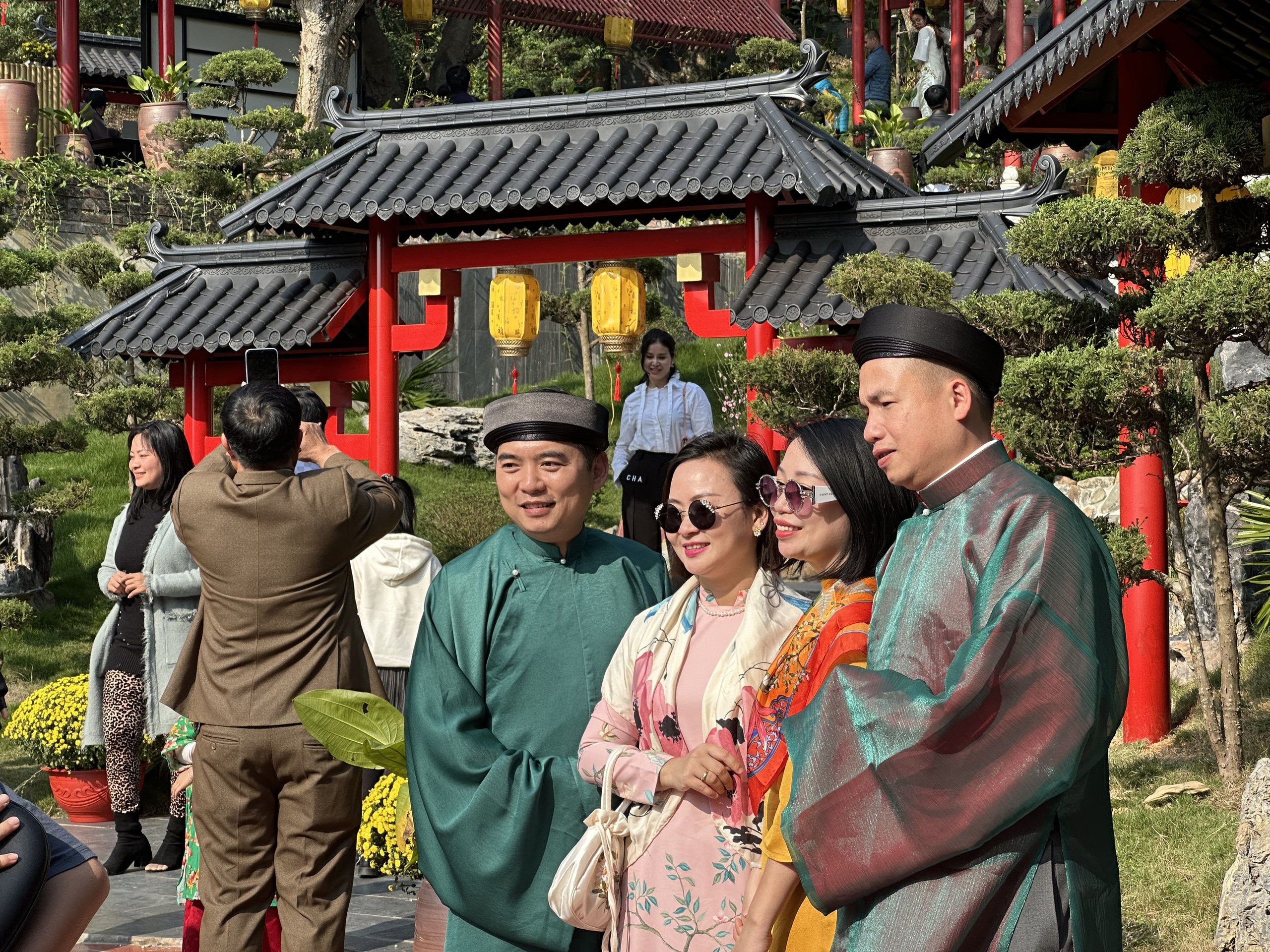 Biển người chen chân đổ về chùa Cây Thị du xuân đầu năm - 11