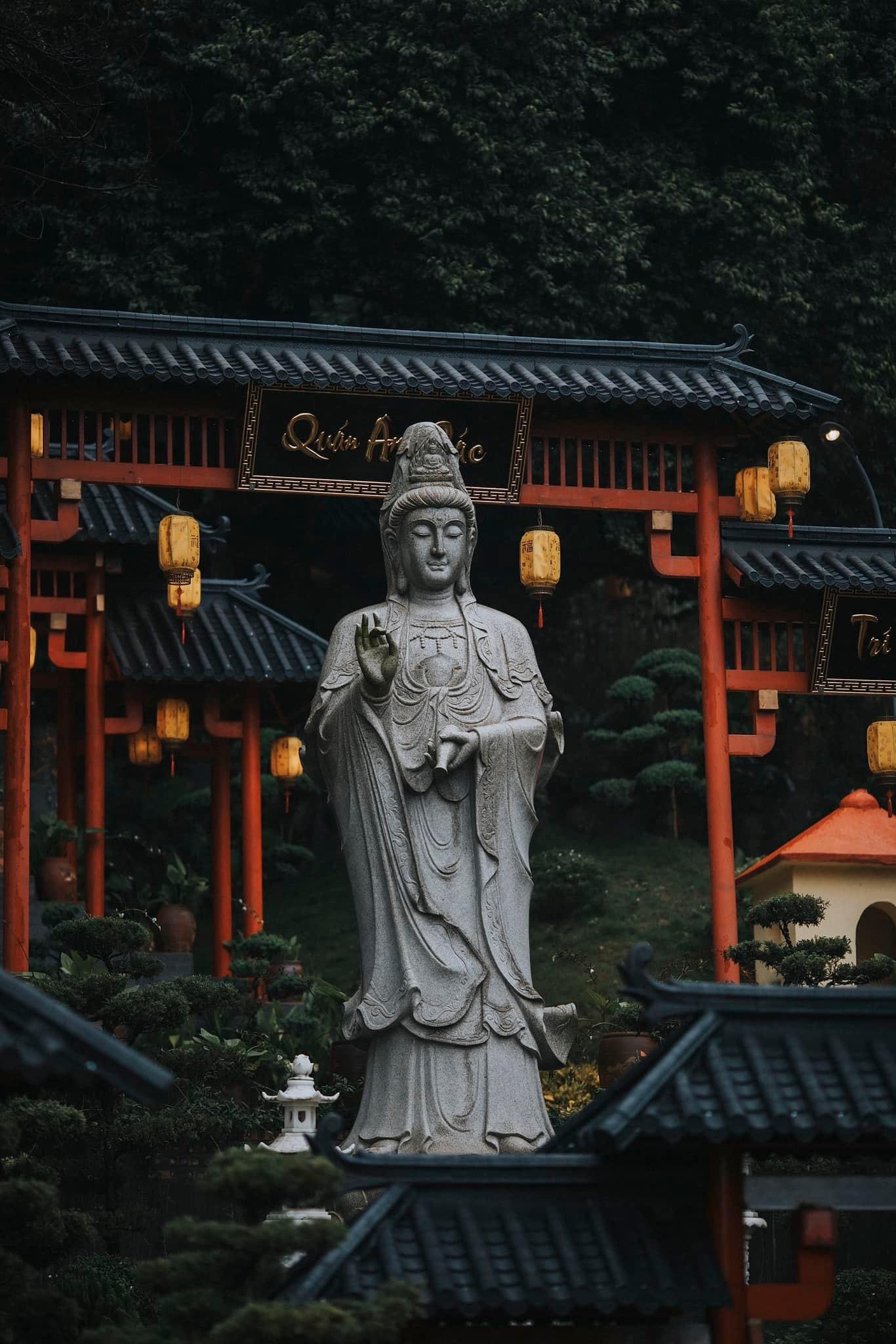 Biển người chen chân đổ về chùa Cây Thị du xuân đầu năm - 20