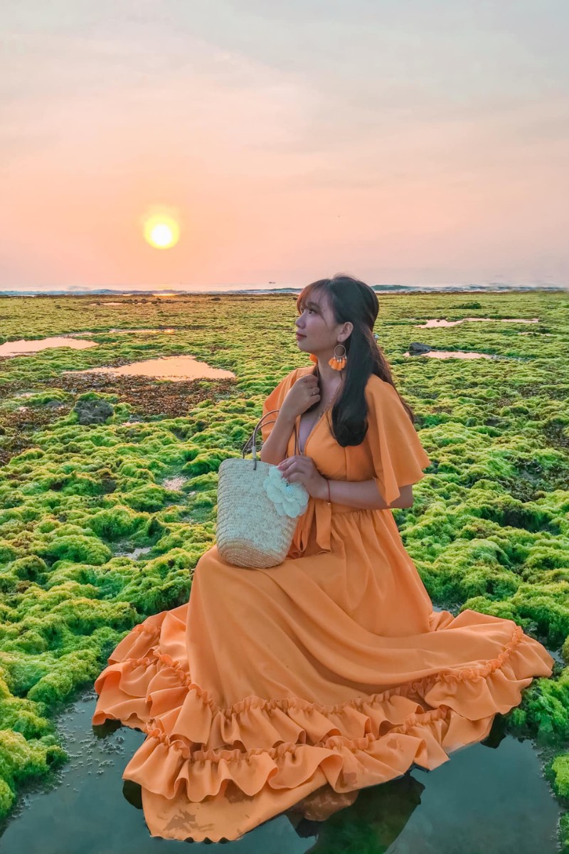Ngắm bình minh hay hoàng hôn trên cánh đồng rong biển Ninh Thuận là trải nghiệm đáng nhớ của du khách. (Ảnh: Thảo Trần)
