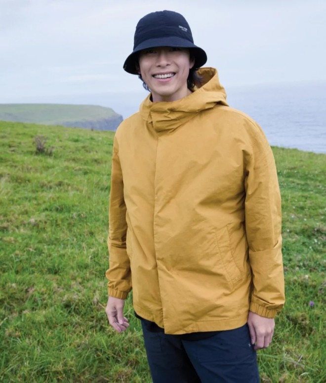 Anh vẫn rất đẹp trai và cuốn hút.