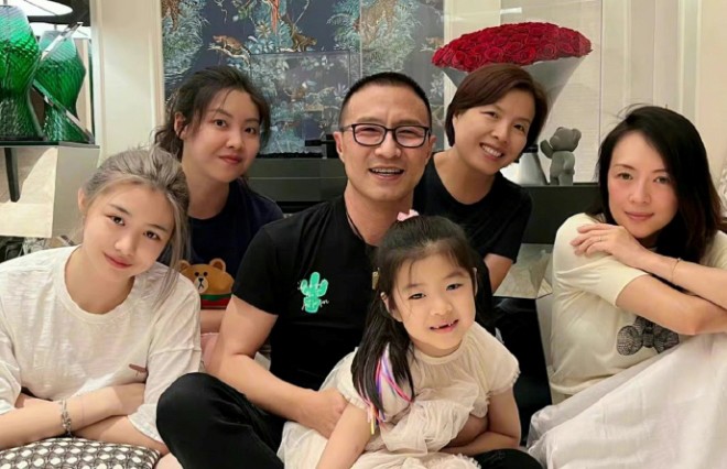 Chương Tử Di có quan hệ rất tốt với Quả Táo Nhỏ.