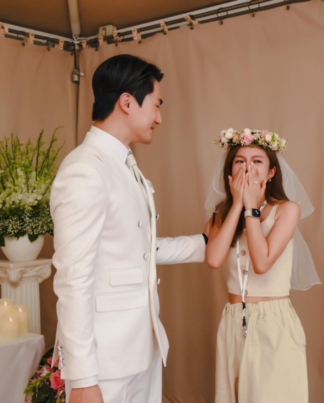 Họ nhận được khá nhiều lời chúc phúc.