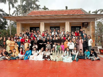 Đại gia đình ở Thái Bình có 120 người con cháu, cứ mùng 4 Tết Nguyên đán sẽ tụ họp đông đủ tại nhà thờ tổ
