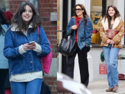 Giải trí - Ngôi sao 24/7: Bé gái bị bố đẻ bỏ rơi suốt 12 năm qua, giờ lớn lên phổng phao, thay đổi chóng mặt