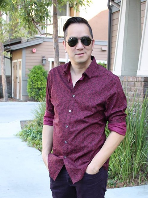 Thỉnh thoảng, anh vẫn hoạt động nghệ thuật để thỏa mãn đam mê.