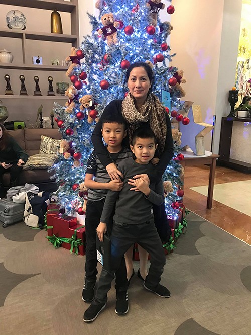 Anh may mắn khi gặp được người vợ hiện tại.