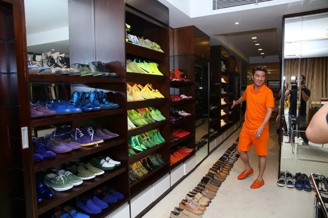 Nam ca sĩ sở hữu gia tài lên tới 1000 đôi giày.