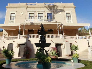 Lạ: Người phụ nữ tổ chức tiệc ly hôn hoành tráng 76 tỷ đồng trong căn biệt thự xa hoa, dân tình choáng váng