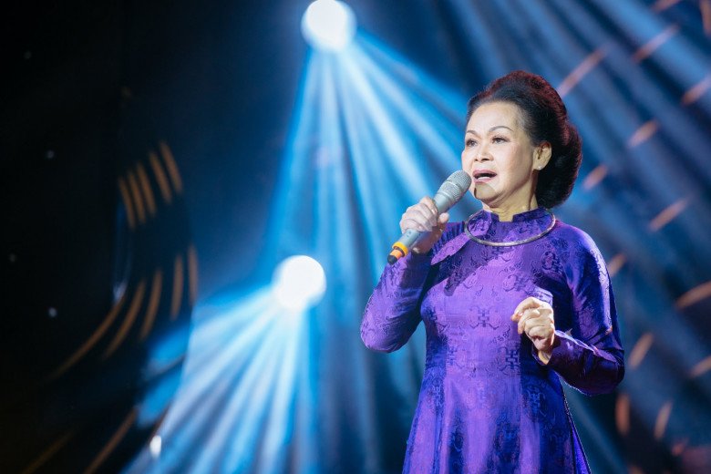 Sau này, ngoài nhạc Trịnh, Khánh Ly còn góp phần đưa những tác phẩm của các nhạc sĩ như Phạm Duy, Từ Công Phụng, Ngô Thụy Miên… đến gần hơn với công chúng.