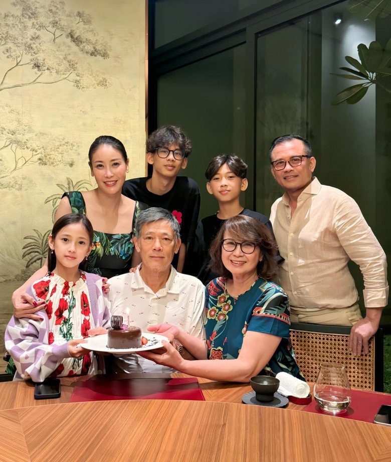 Sao Việt 24h: Đan Trường amp;#34;sốc ngangamp;#34; khi con trai đòi lì xì 2 nghìn đô để mua xe hơi, đúng chuẩn cậu ấm amp;#34;ngậm thìa vàngamp;#34; - 11