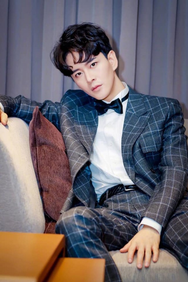 Hoàng Hựu Minh có ngoại hình sáng, từng hứa hẹn có thể tỏa sáng.