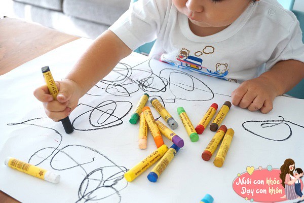 Trí tưởng tượng phong phú cũng là biểu hiện ở trẻ có IQ cao.