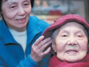 Sức khỏe - Cụ bà 105 tuổi vẫn khỏe như người 60 tuổi, tóc đen lại, mọc răng mới, từng tiết lộ món ăn thích dùng hàng ngày