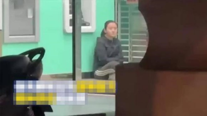 Tâm lý của cô cũng không ổn định.