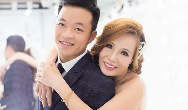 Để có cuộc sống hạnh phúc ngày hôm nay, cả hai từng phải trải qua nhiều ý kiến trái chiều từ cộng đồng mạng.