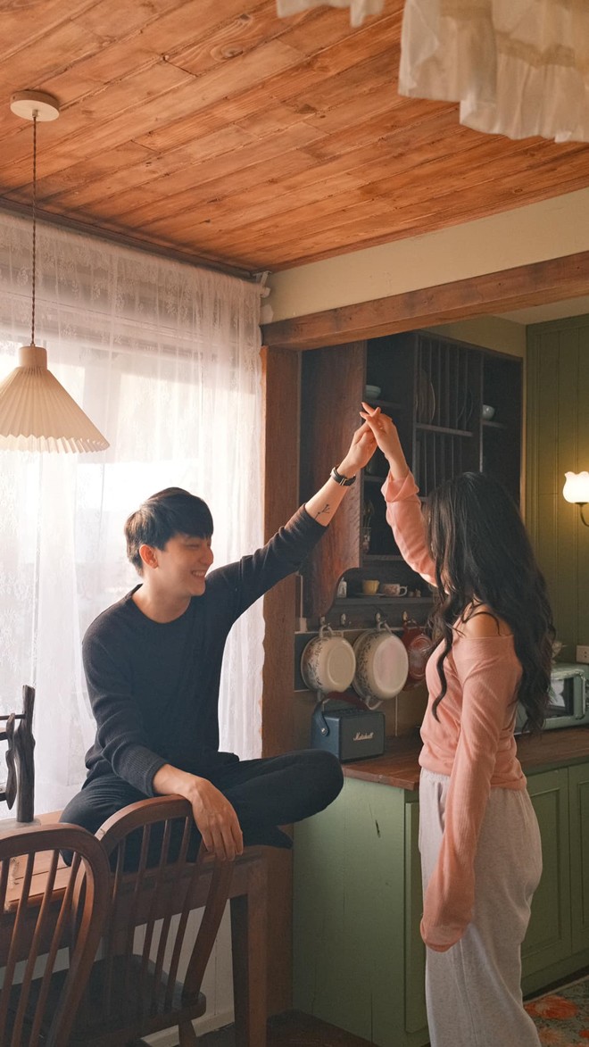 Sau khi úp mở chuyện đám cưới, Quỳnh Kool lại được ủng hộ amp;#34;phim giả tình thậtamp;#34; với B Trần - 2