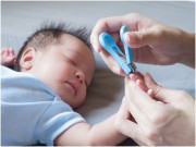Bà bầu - Sinh con 2 tháng, bố mẹ chồng lúc đầu không nhận cháu giờ lại bắt cắt móng tay bé xét nghiệm ADN
