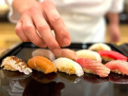 Lifestyle - Có gì bên trong đĩa sushi đắt nhất thế giới, giá gần 58 triệu nhưng đáng đến từng xu