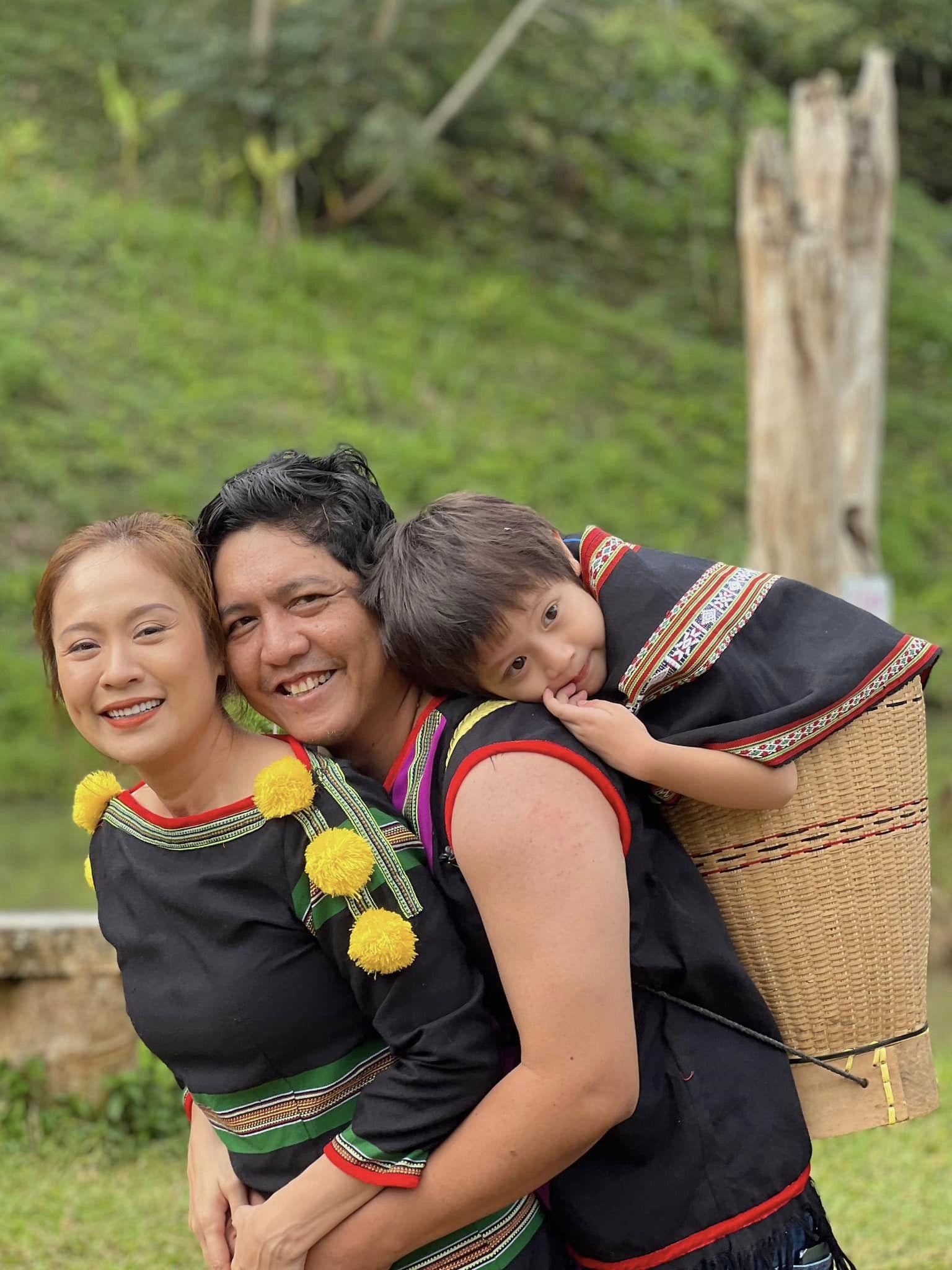 img srchttps://cdn.eva.vn/upload/1-2024/images/2024-02-23/duc-thinh-bat-ngo-chia-se-tren-truyen-hinh-ve-con-trai-5-tuoi-chua-noi-duoc-417398291_7075745965839134_4624586108914223536_n-1708679014-434-width1536height2048.jpg width660 /