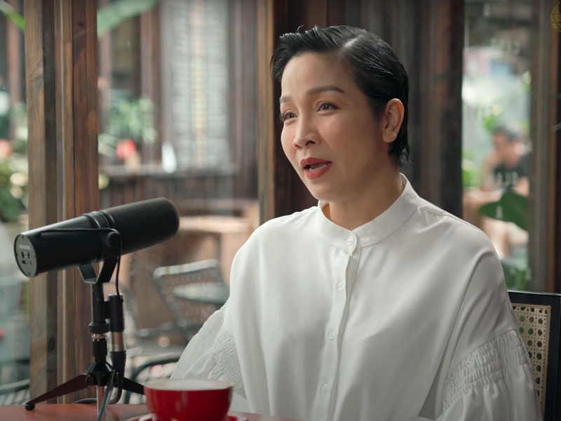 Mới đây, Mỹ Linh xuất hiện trong một talkshow cùng MC Thùy Minh, cô đã có chia sẻ cảm nhận về loạt "meme" khiến dân mạng phát sốt cũng như biệt danh Phù Vân Giáo Chủ mà người hâm mộ đặt cho.
