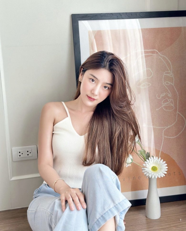 Soraya Titawasira có vẻ đẹp ngọt ngào và trong trẻo trước khi dao kéo. Dù vậy, cô vẫn muốn có chiếc mũi cao hoàn mỹ hơn.