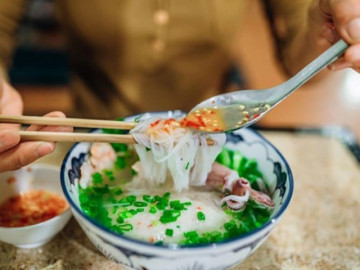 5 quán bún đặc sản chỉ có ở Phú Quốc lúc nào cũng đông đúc, du khách nào cũng phải ăn bằng được